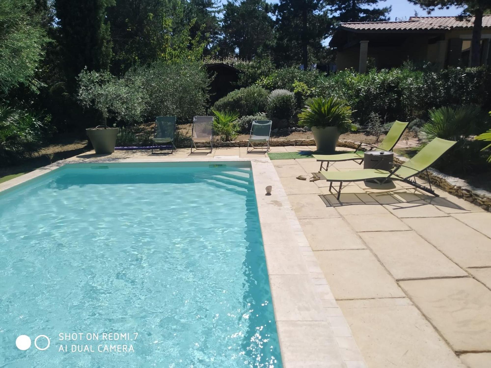 Proche Uzes Petit Gite Avec Grande Cuisine D'Ete Et Piscine Saint-Siffret Экстерьер фото